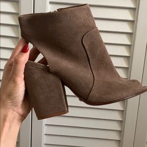 Schutz booties